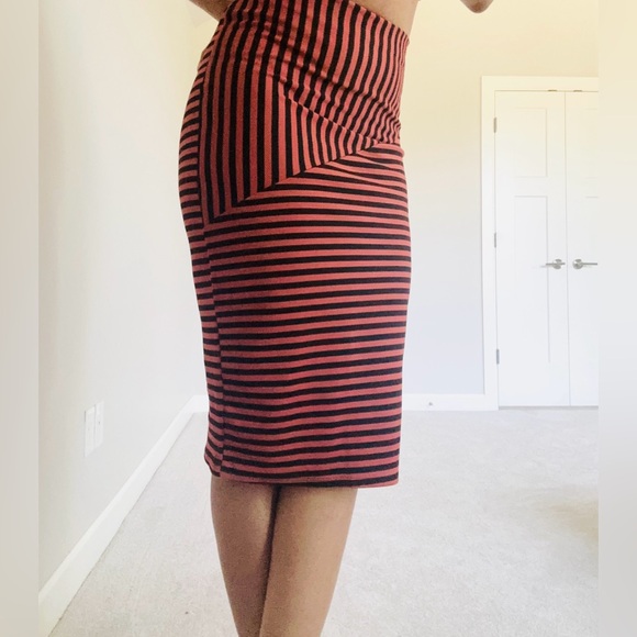 Stripe Bodycon Pencil Skirt - Picture 4 of 10